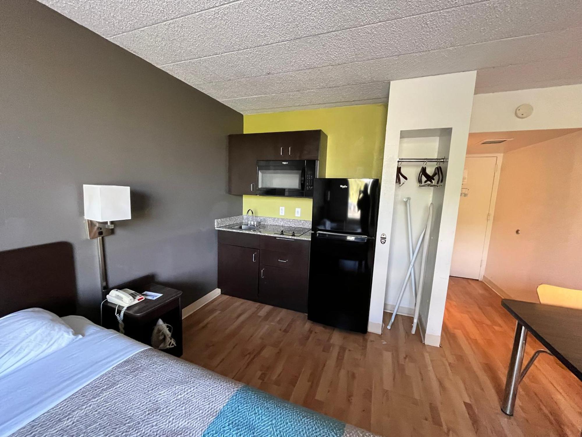 Studio 6 Suites Clarion, Pa Buitenkant foto